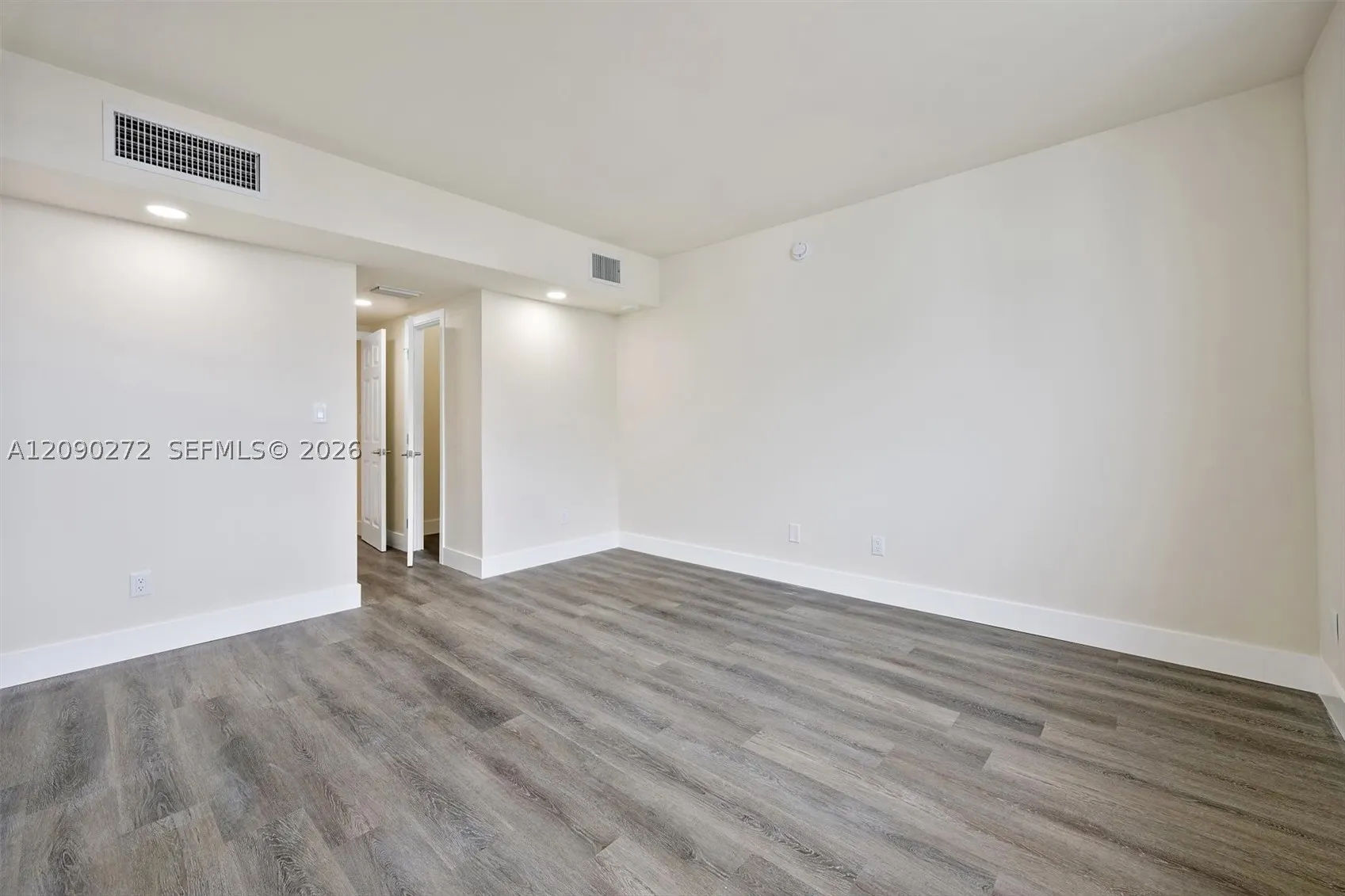 19380 Collins Ave #1023