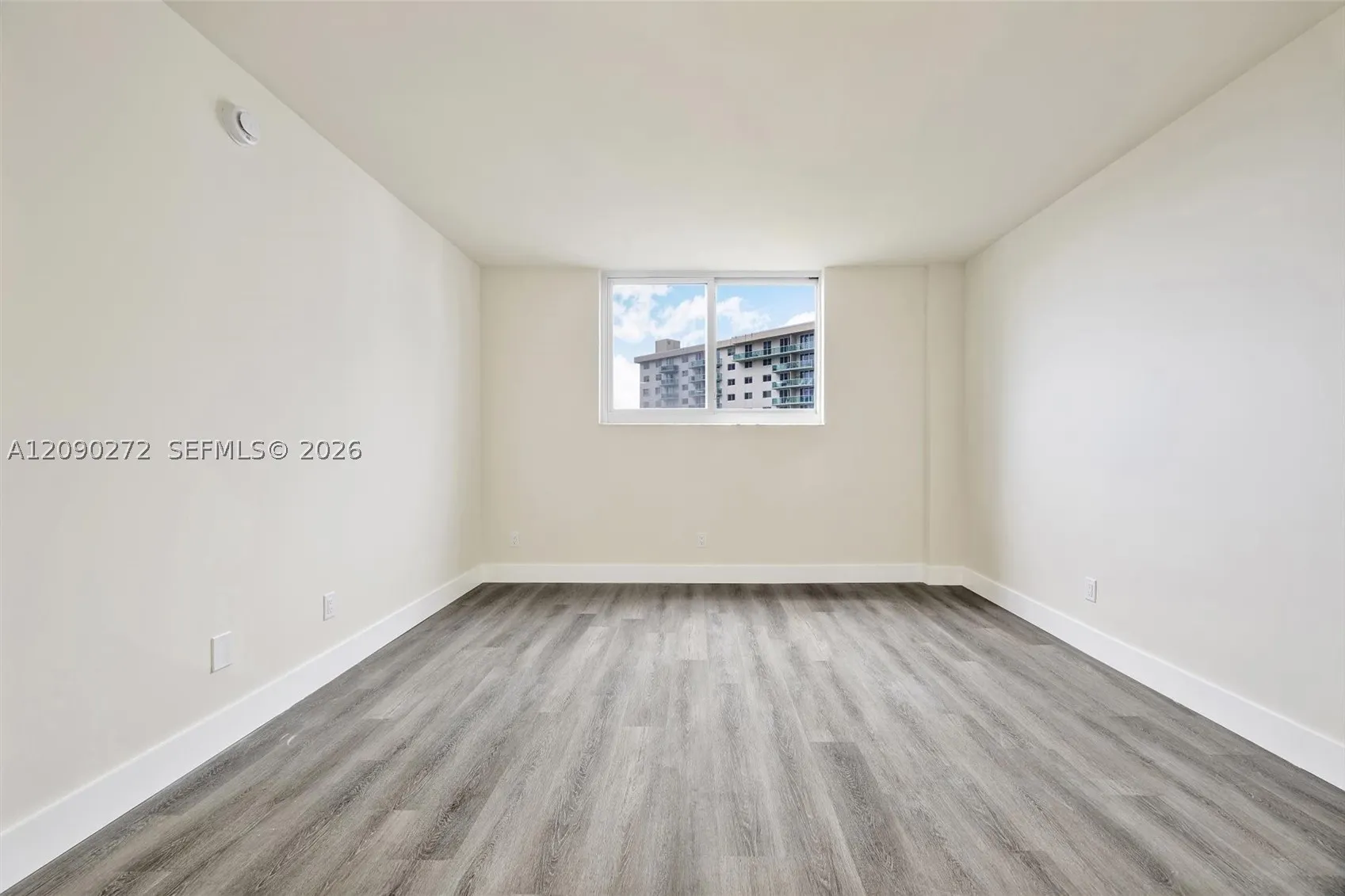 19380 Collins Ave #1023