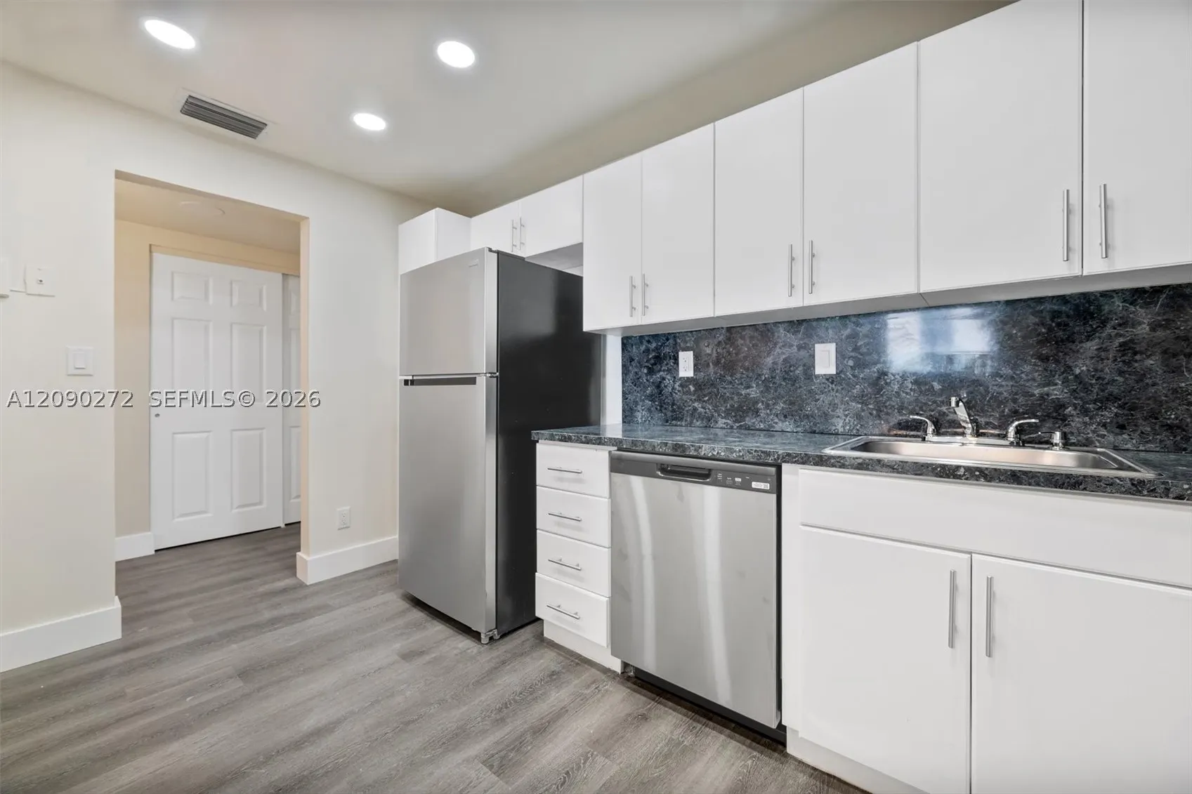19380 Collins Ave #1023