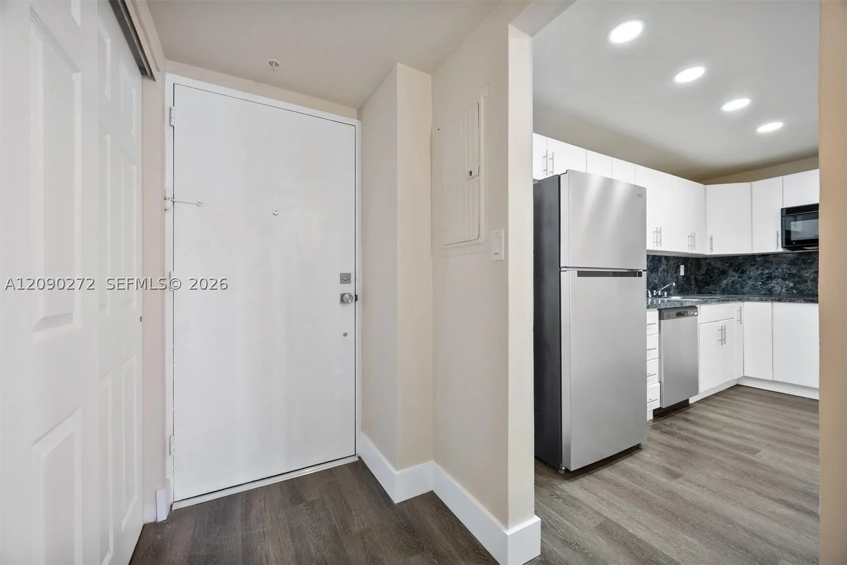 19380 Collins Ave #1023