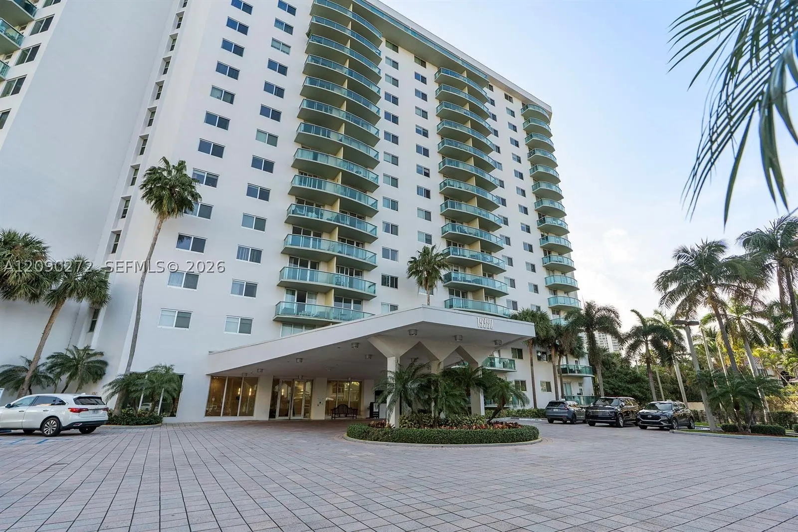 19380 Collins Ave #1023