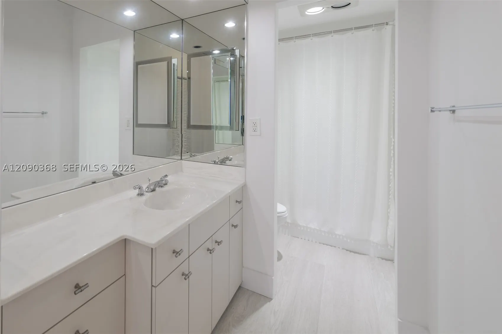 1950 S Ocean Dr #11P