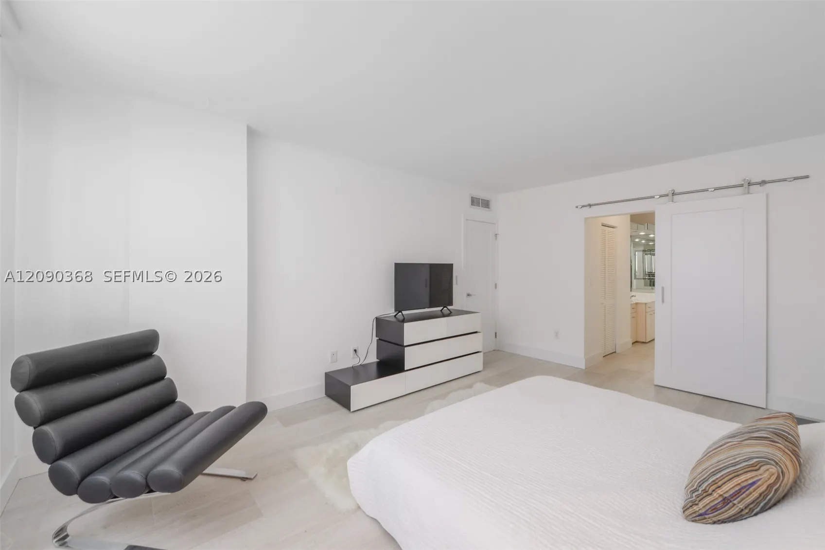 1950 S Ocean Dr #11P