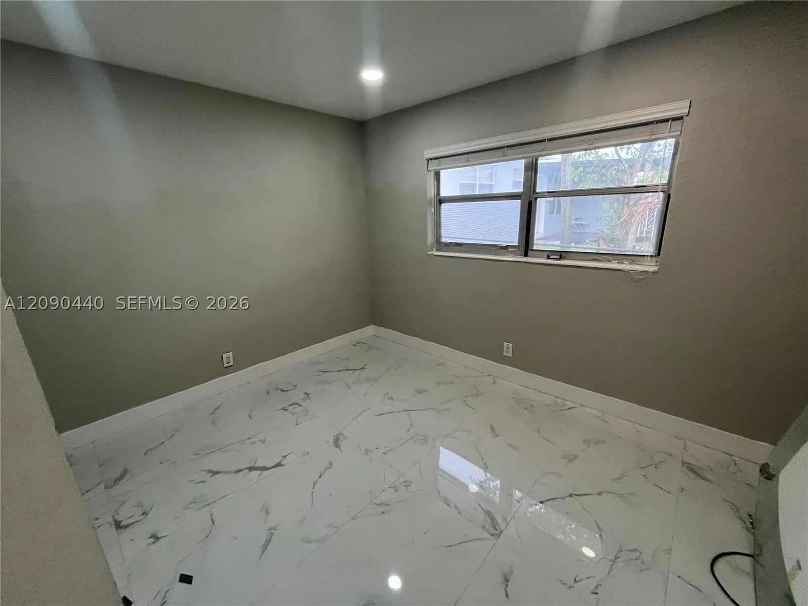 217 SW 10th St