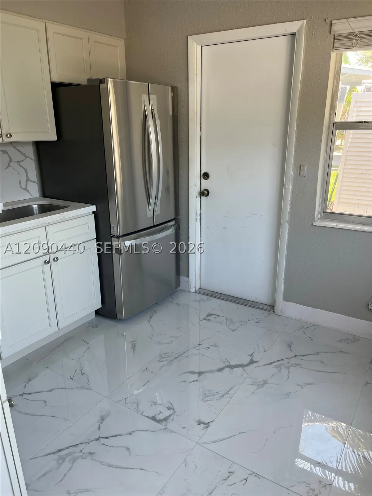 217 SW 10th St