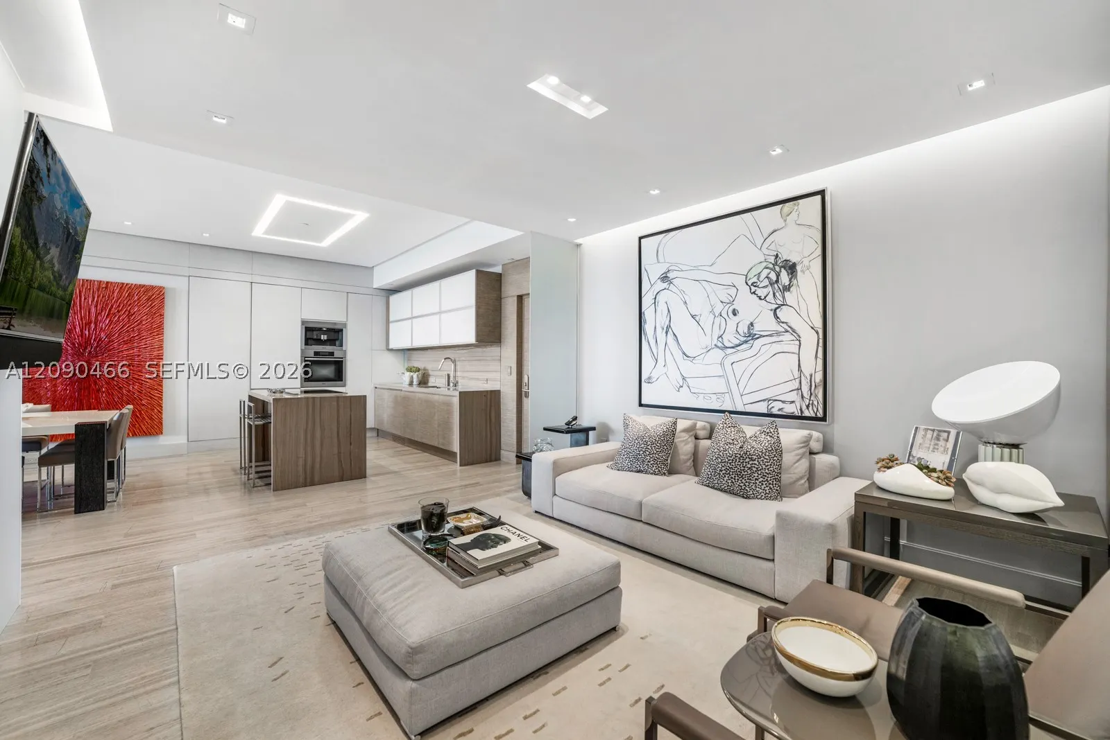 6799 Collins Ave #305