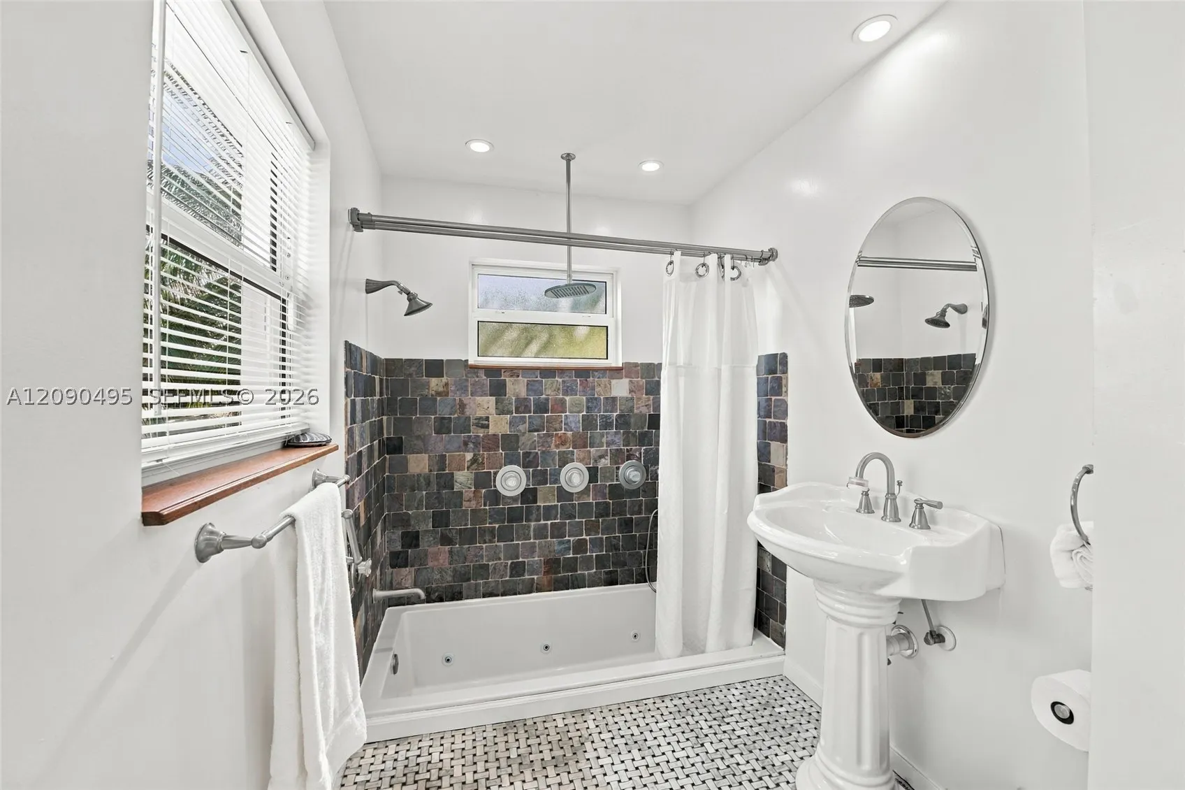 4540 SW 28th Ter