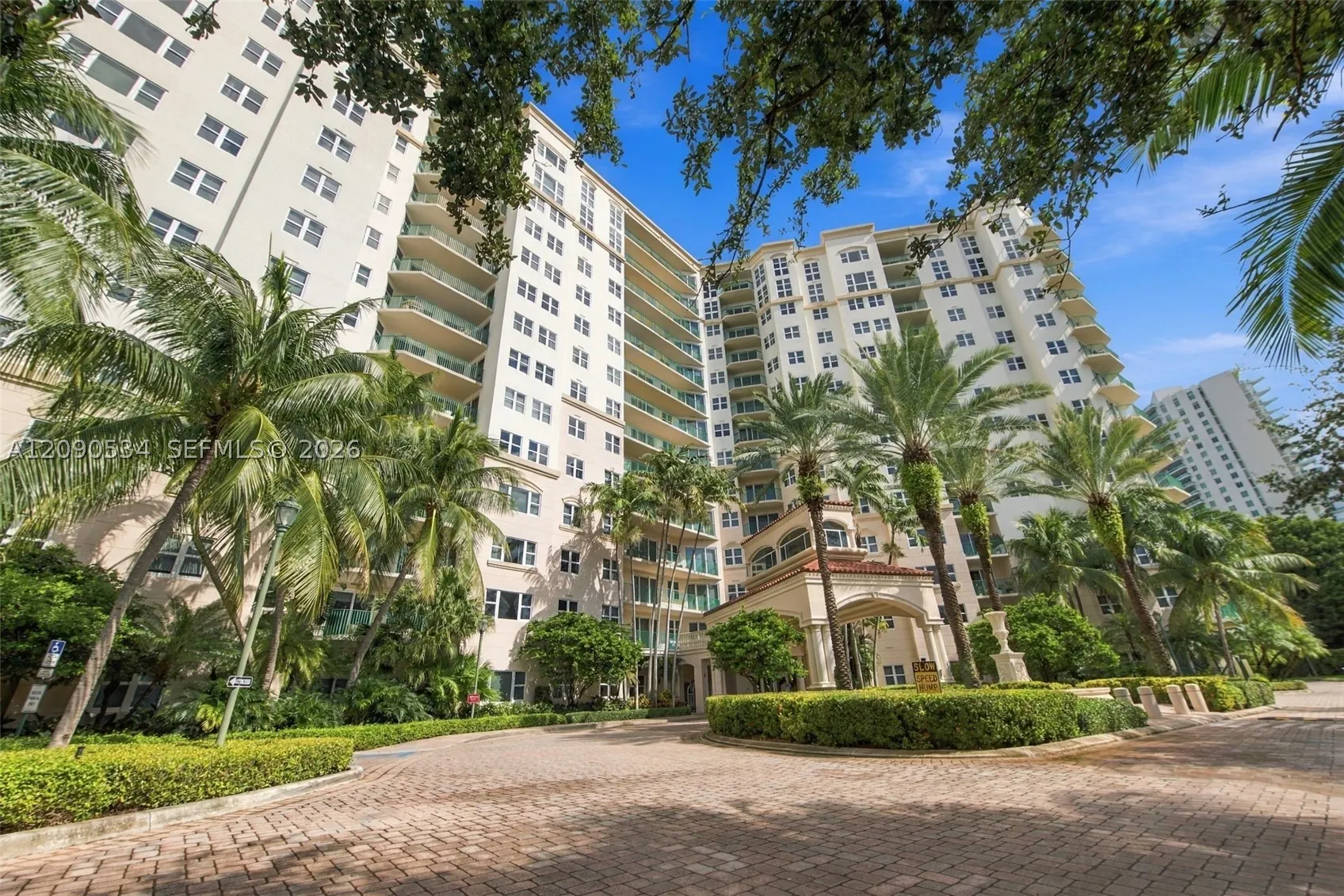 19900 E Country Club Dr #116