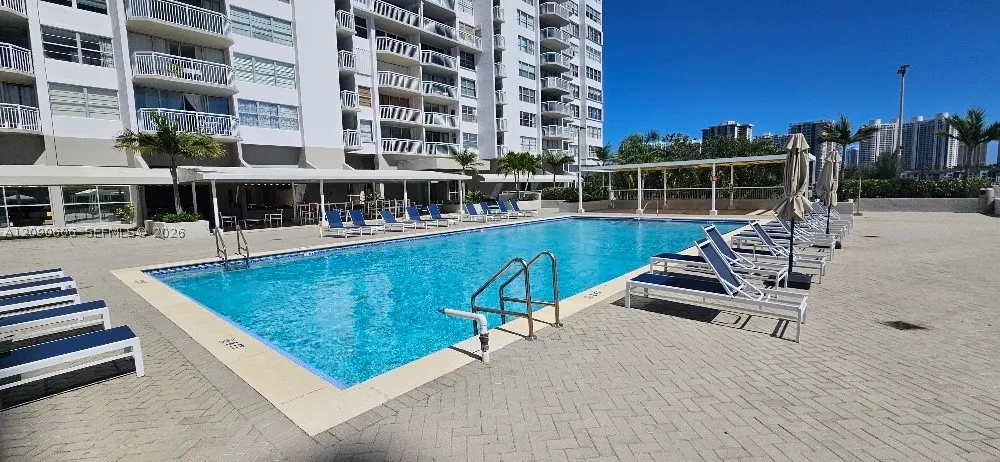 18041 Biscayne Blvd #203