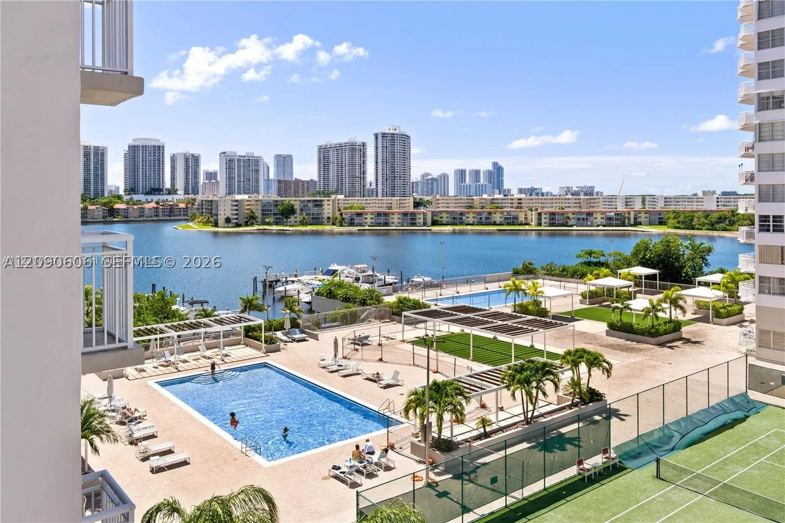 18041 Biscayne Blvd #203