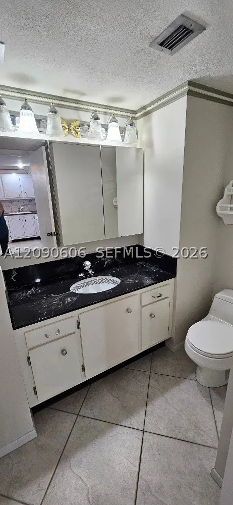 18041 Biscayne Blvd #203
