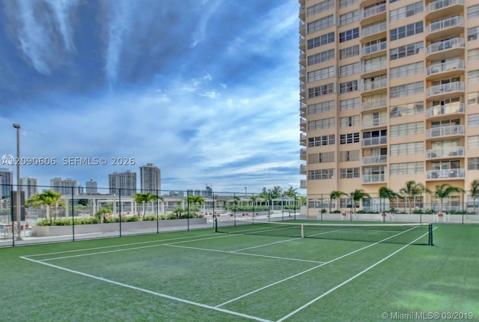 18041 Biscayne Blvd #203
