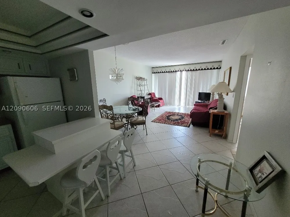 18041 Biscayne Blvd #203