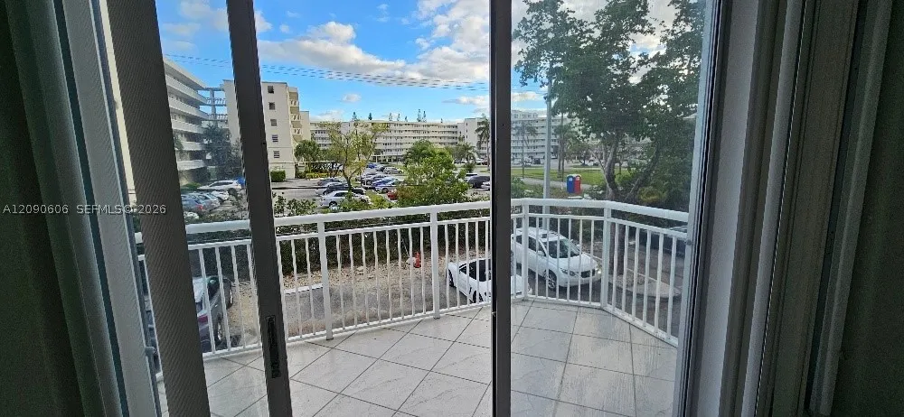 18041 Biscayne Blvd #203