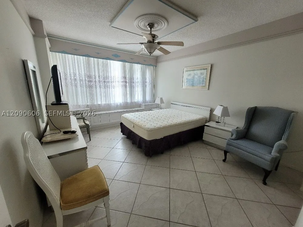 18041 Biscayne Blvd #203
