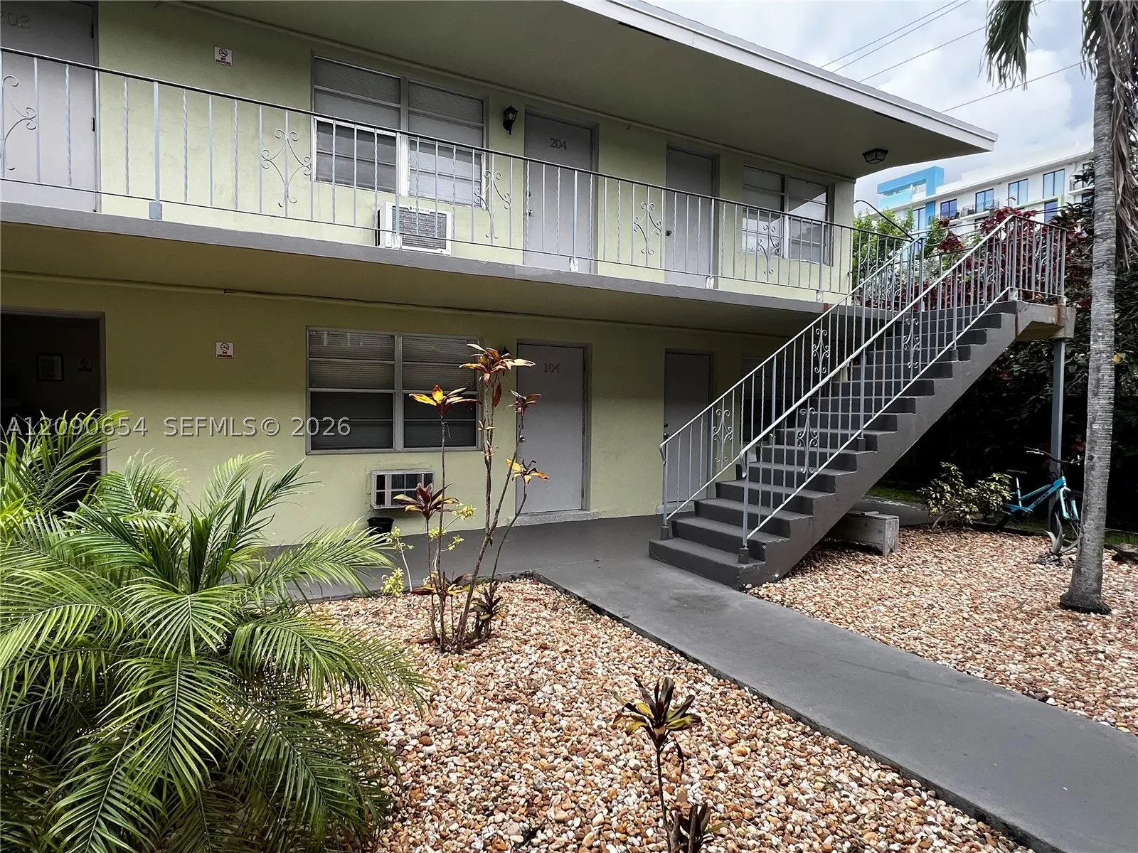 13 NE 2nd Ave #104