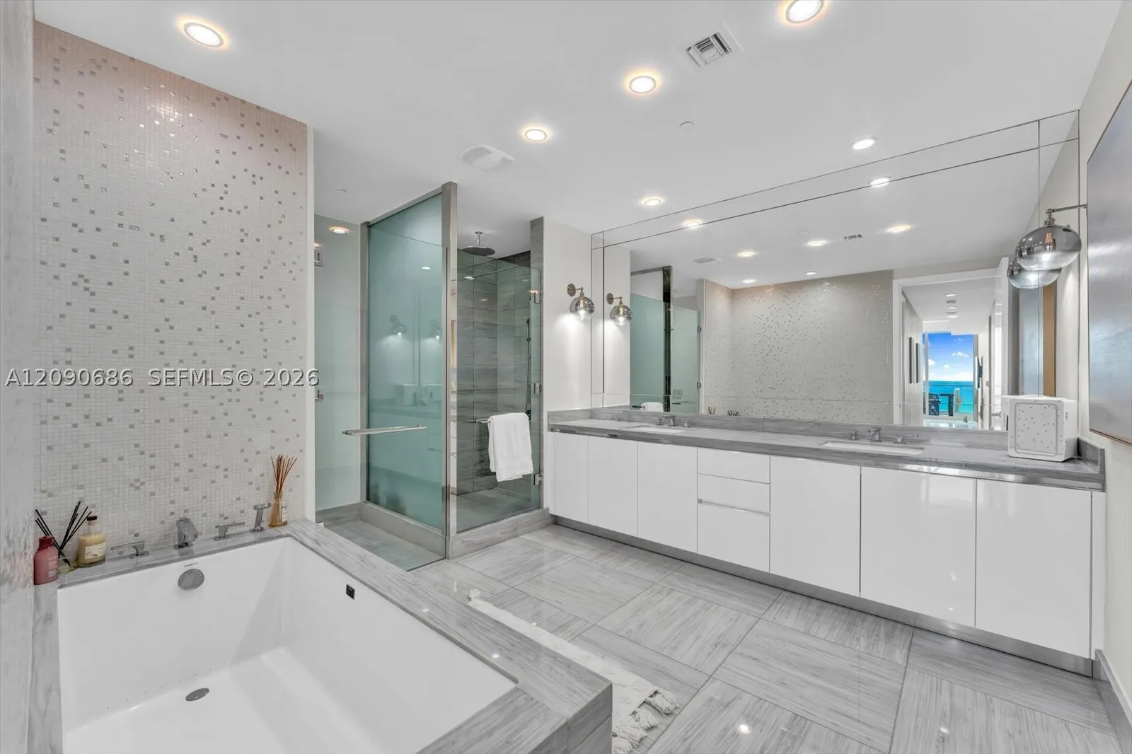 16901 Collins Ave #803