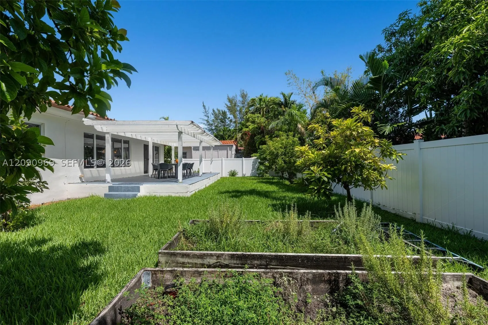 9217 Bay Dr