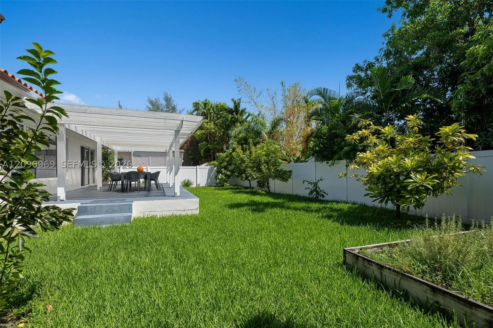 9217 Bay Dr