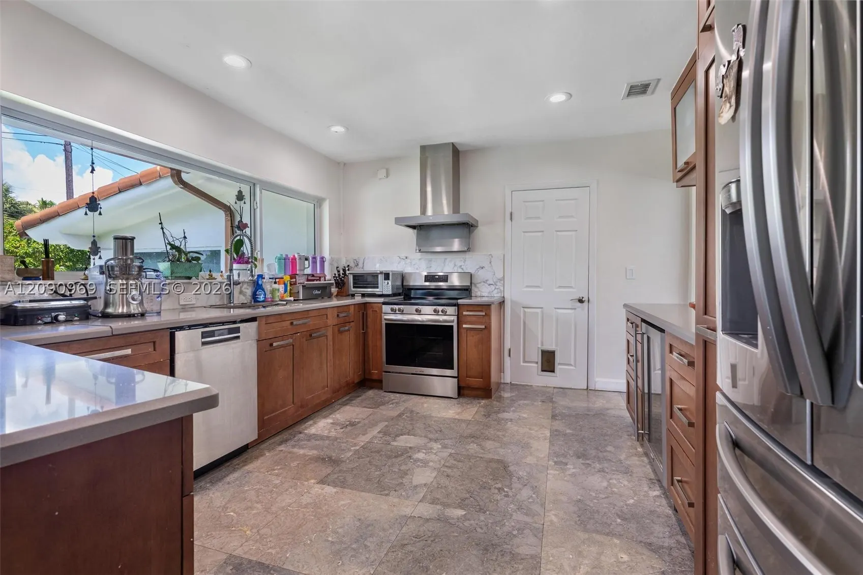 9217 Bay Dr