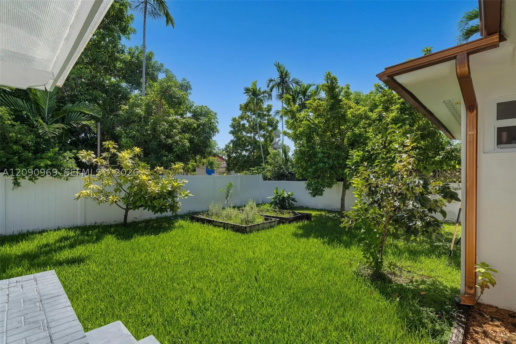 9217 Bay Dr