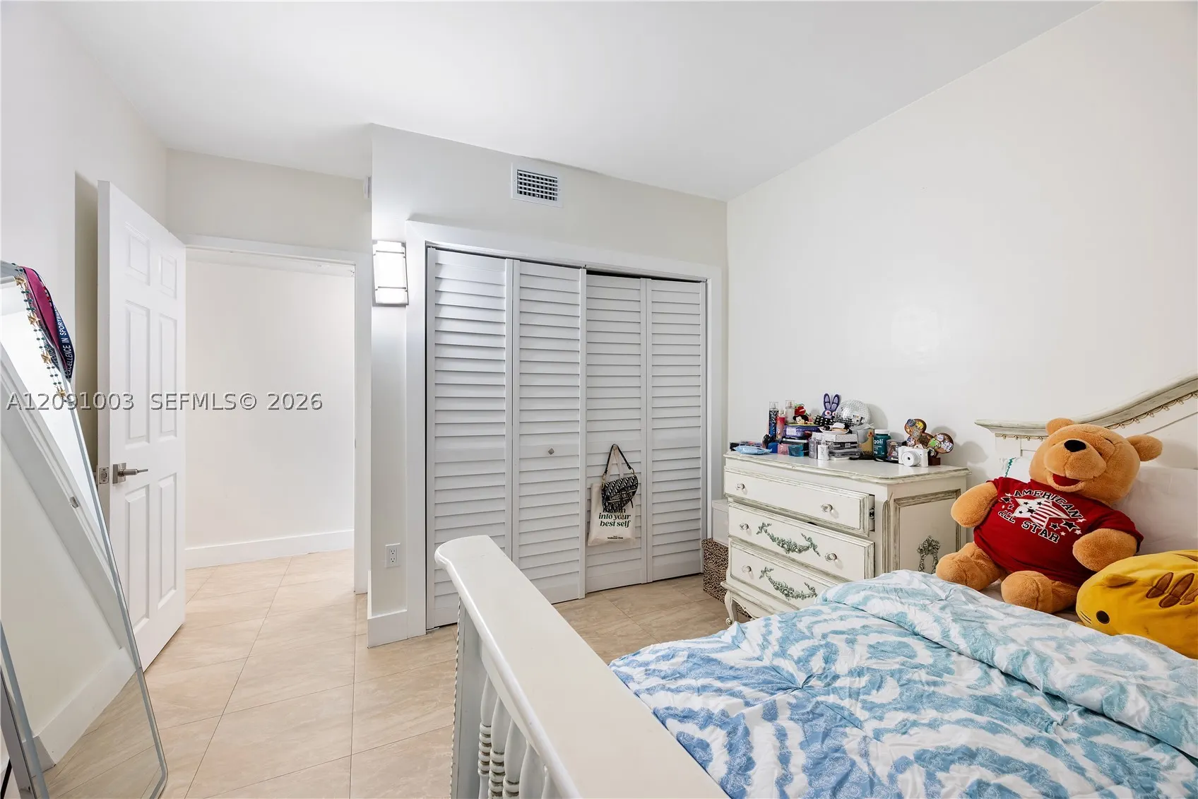 323 Navarre Ave #101