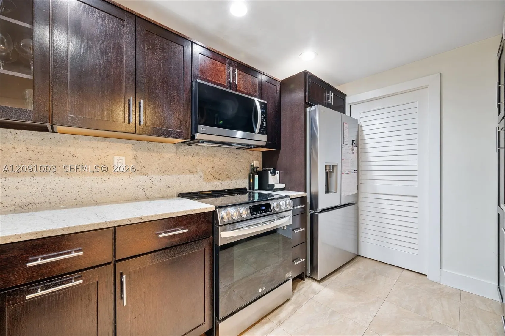 323 Navarre Ave #101