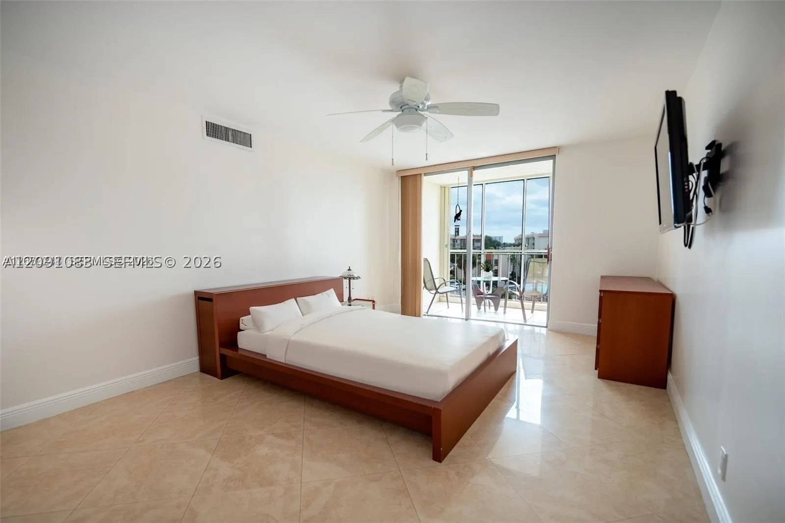 2000 Atlantic Shores Blvd #420