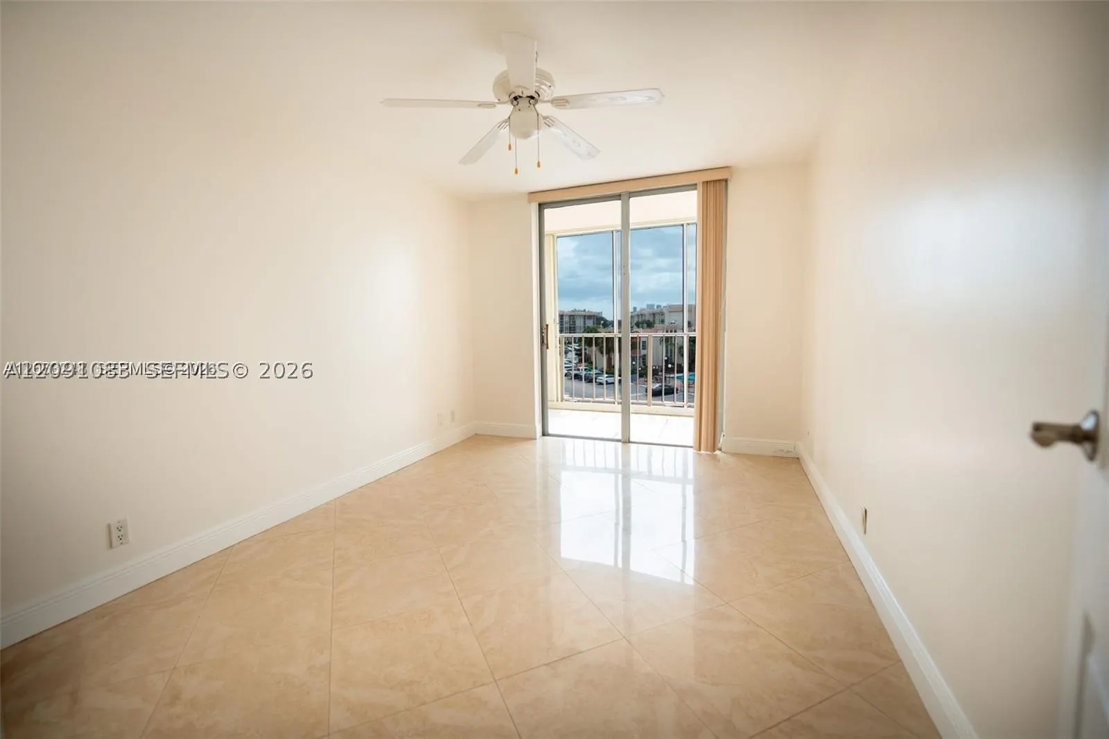 2000 Atlantic Shores Blvd #420