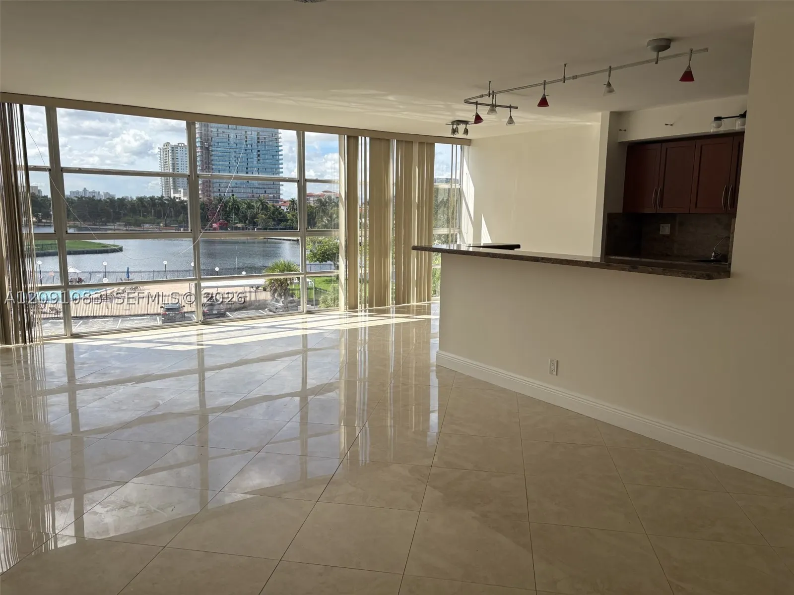 2000 Atlantic Shores Blvd #420