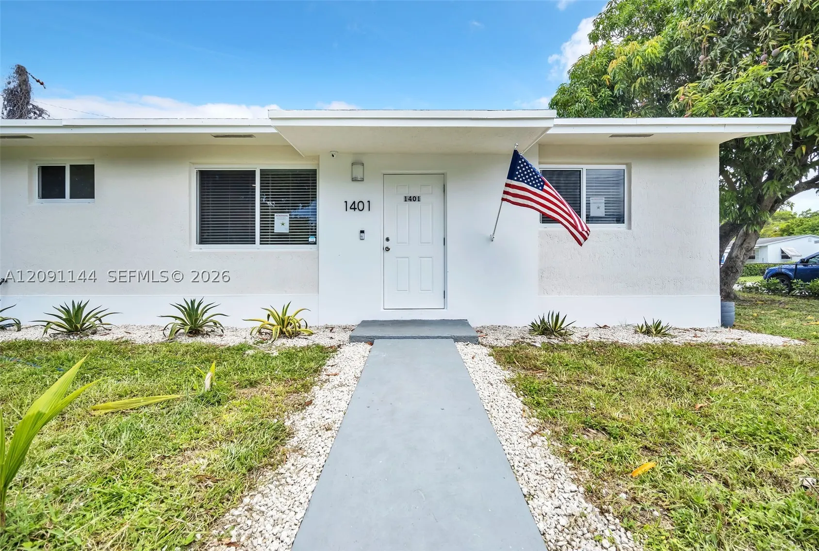 1401 NE 152nd St