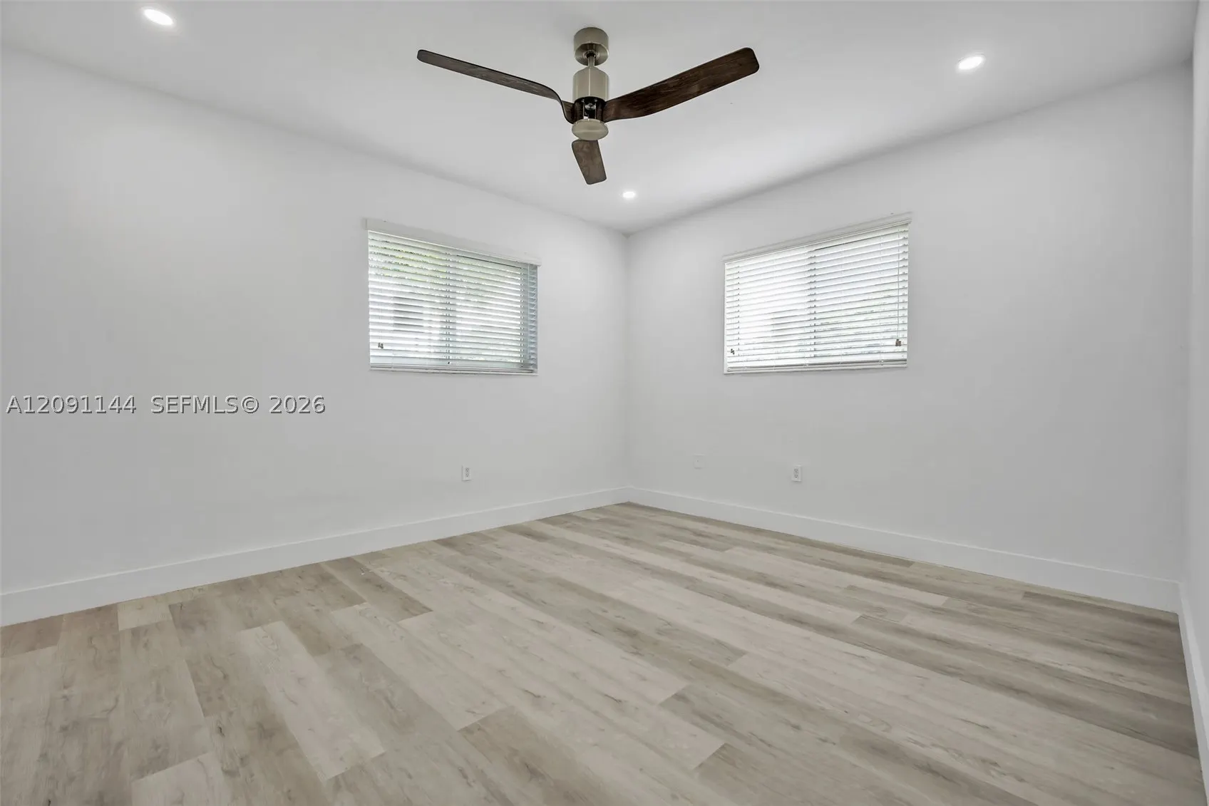 1401 NE 152nd St