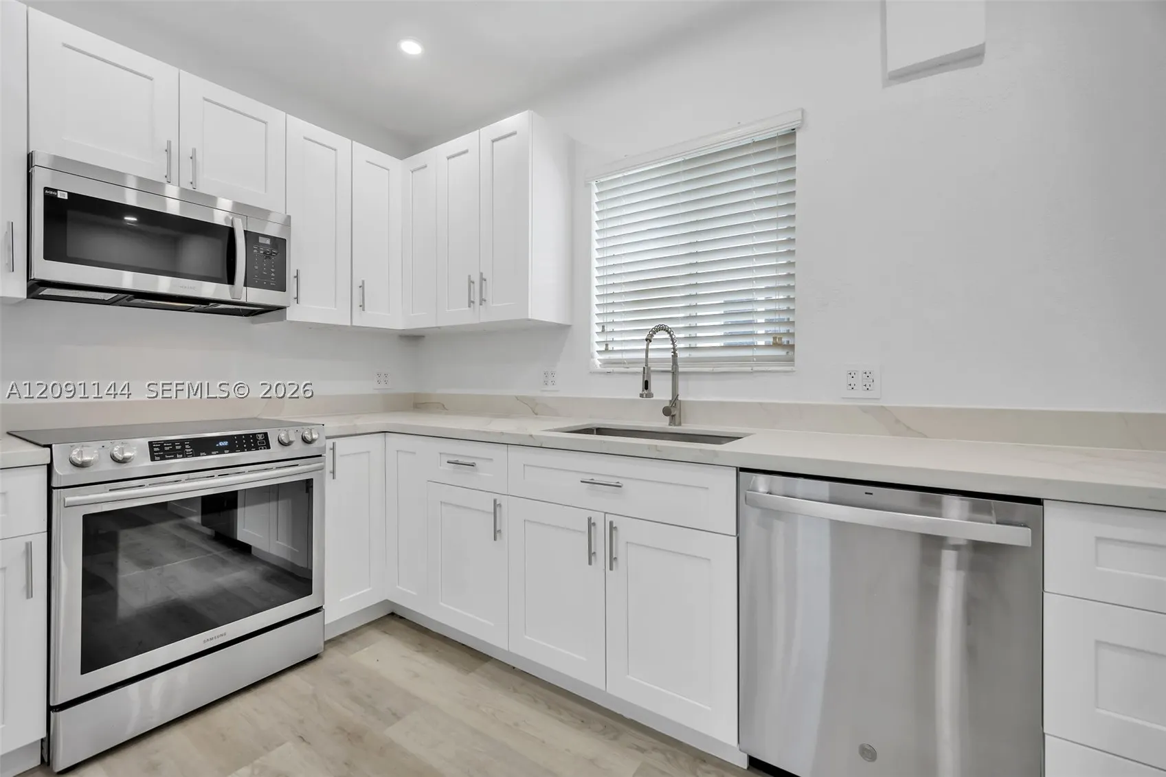 1401 NE 152nd St
