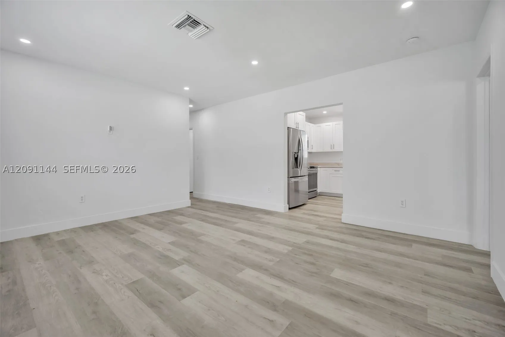 1401 NE 152nd St