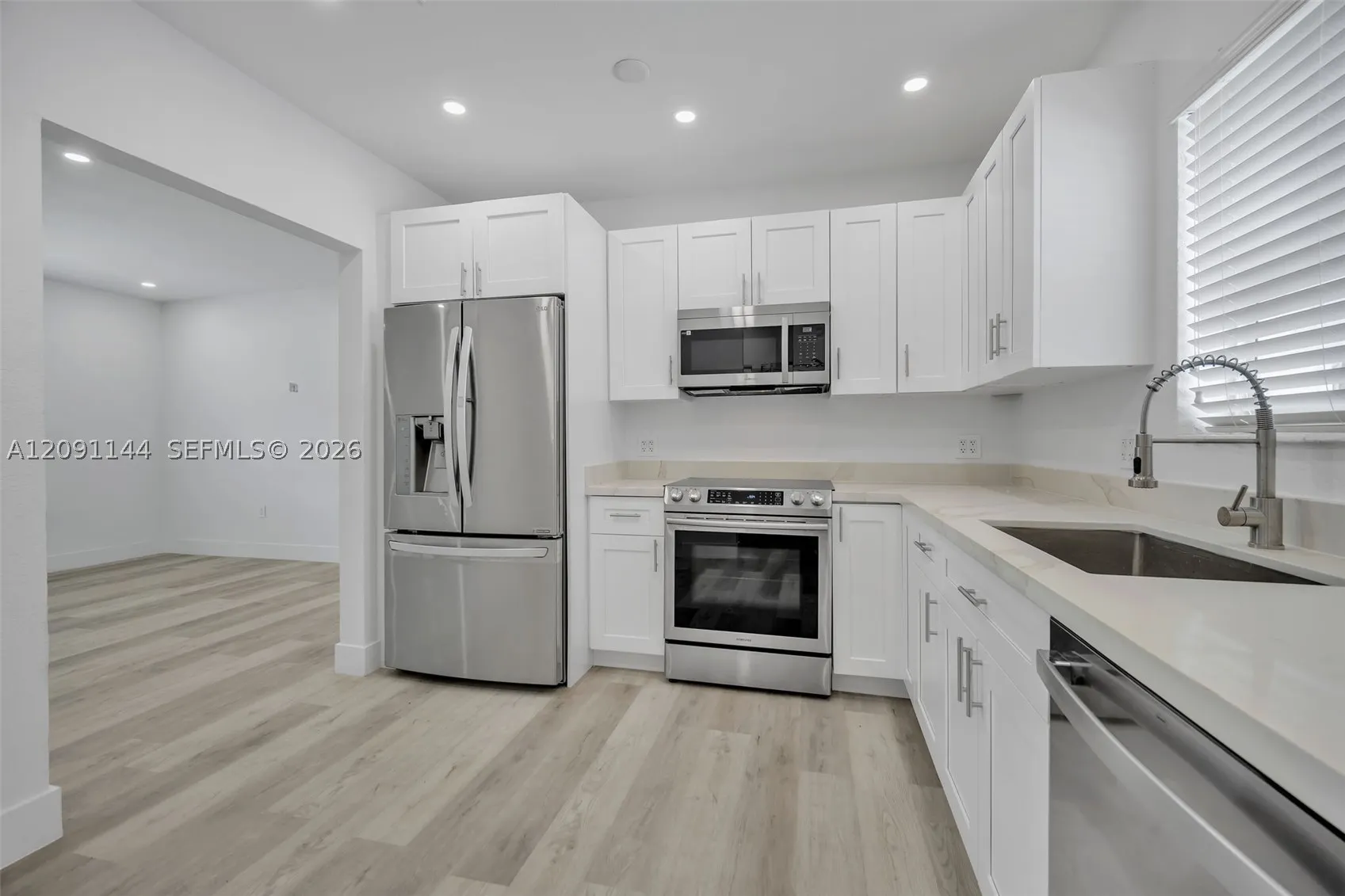 1401 NE 152nd St