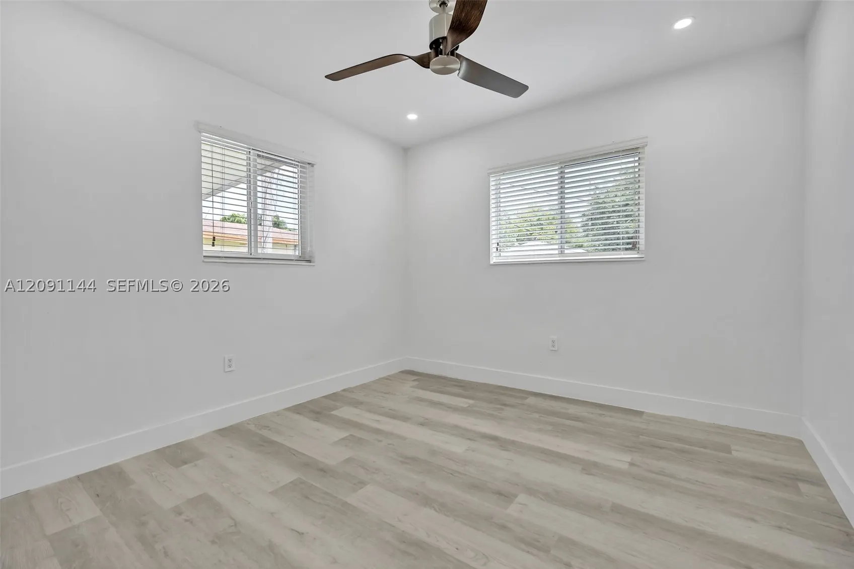 1401 NE 152nd St