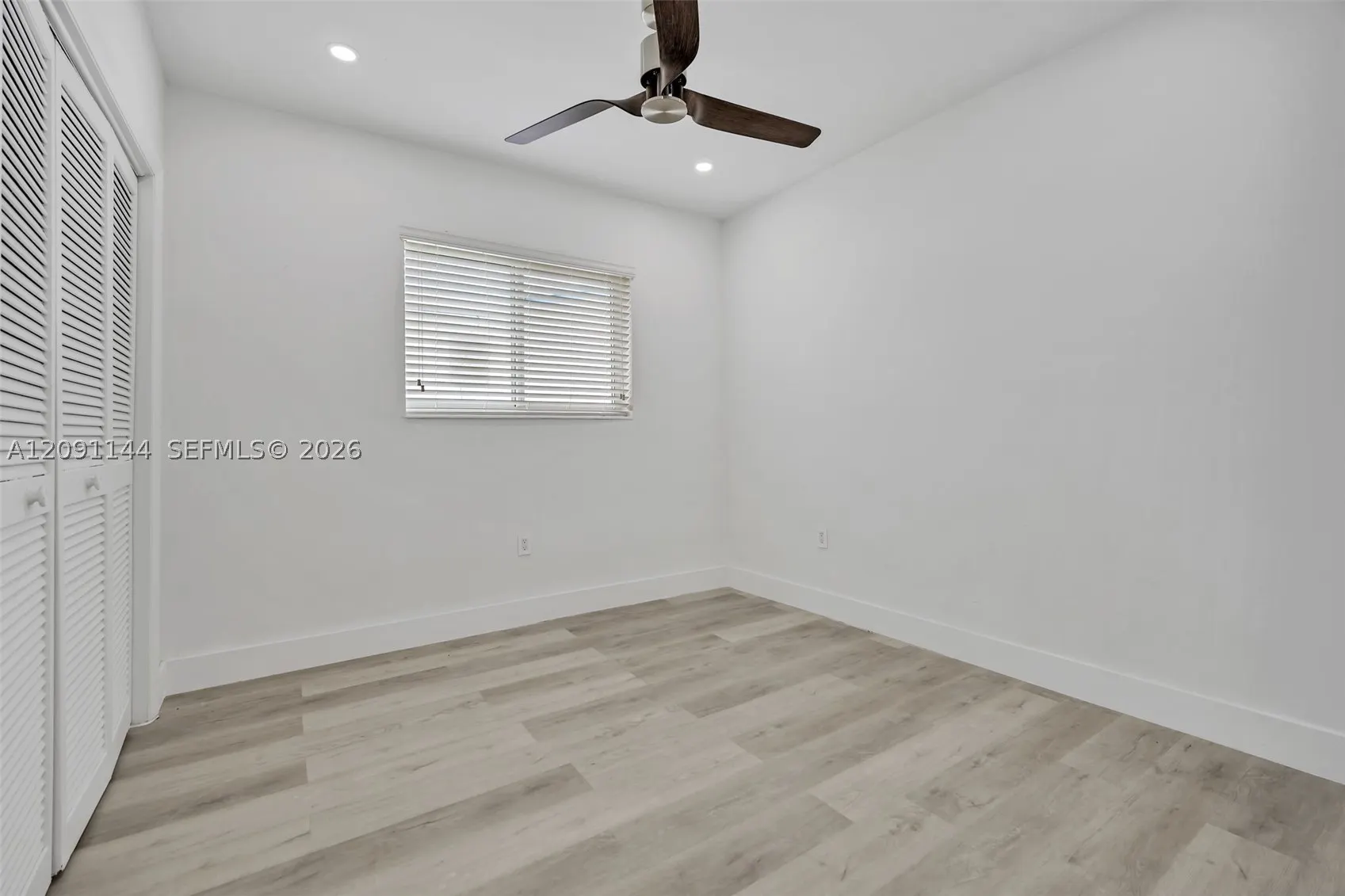 1401 NE 152nd St