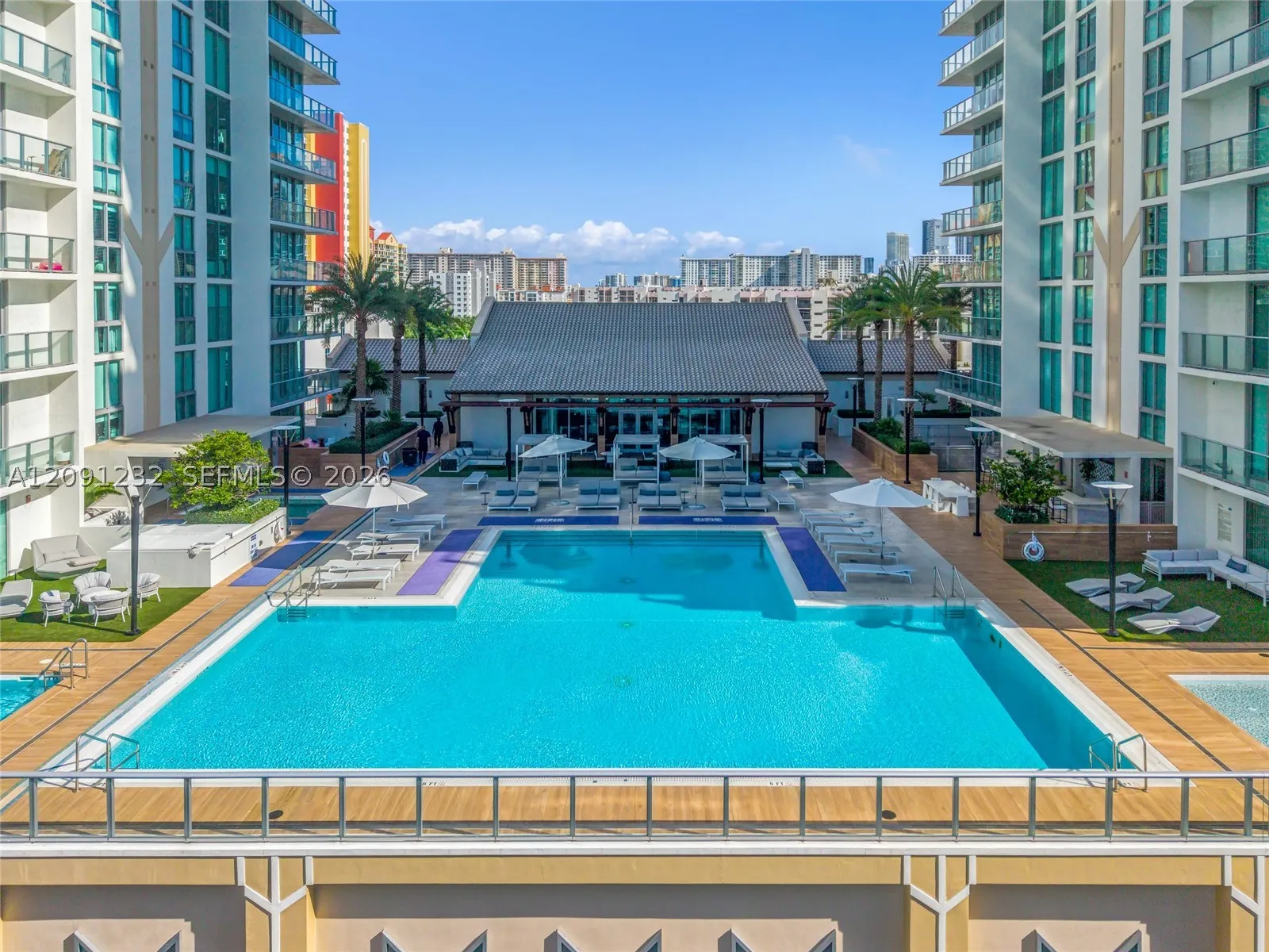 330 Sunny Isles Blvd #5-701