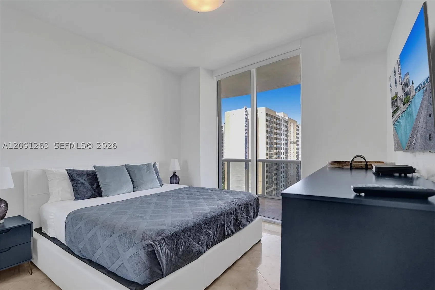 16001 Collins Ave #805