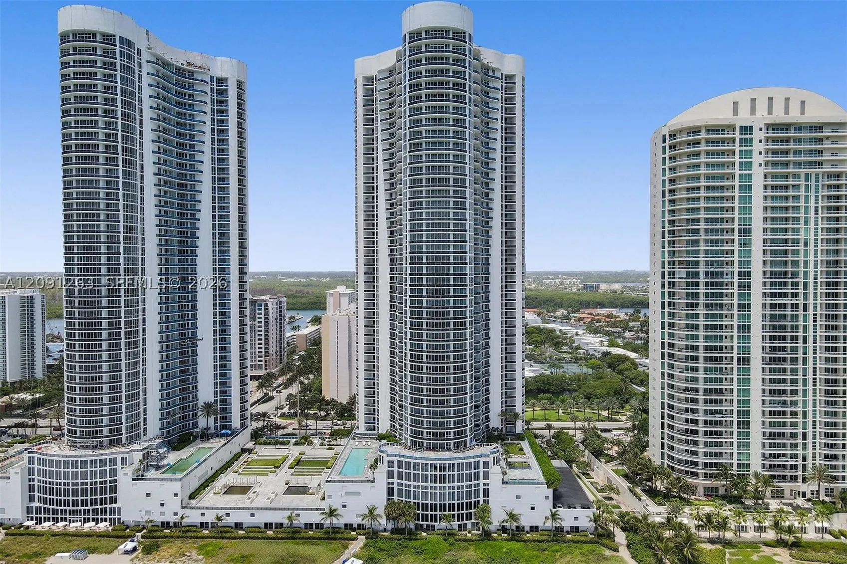16001 Collins Ave #805