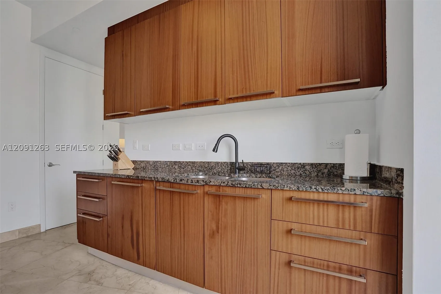 16001 Collins Ave #805
