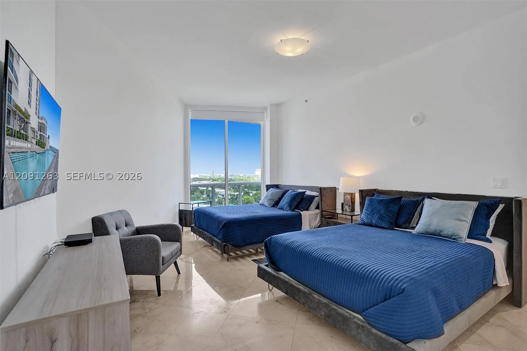 16001 Collins Ave #805
