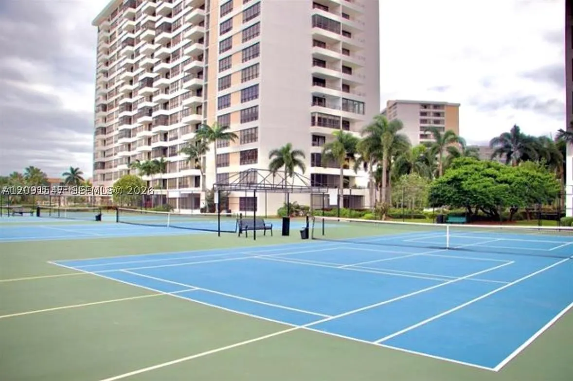 600 Three Islands Blvd #616