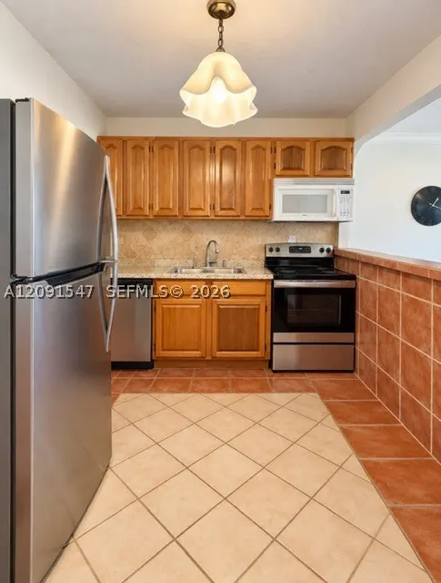 600 Three Islands Blvd #616