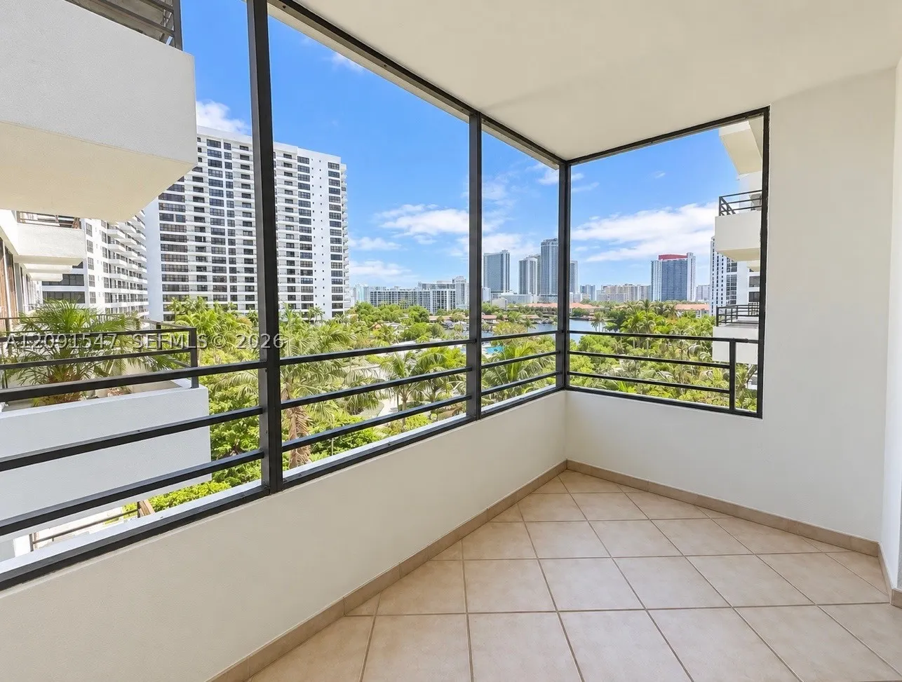600 Three Islands Blvd #616