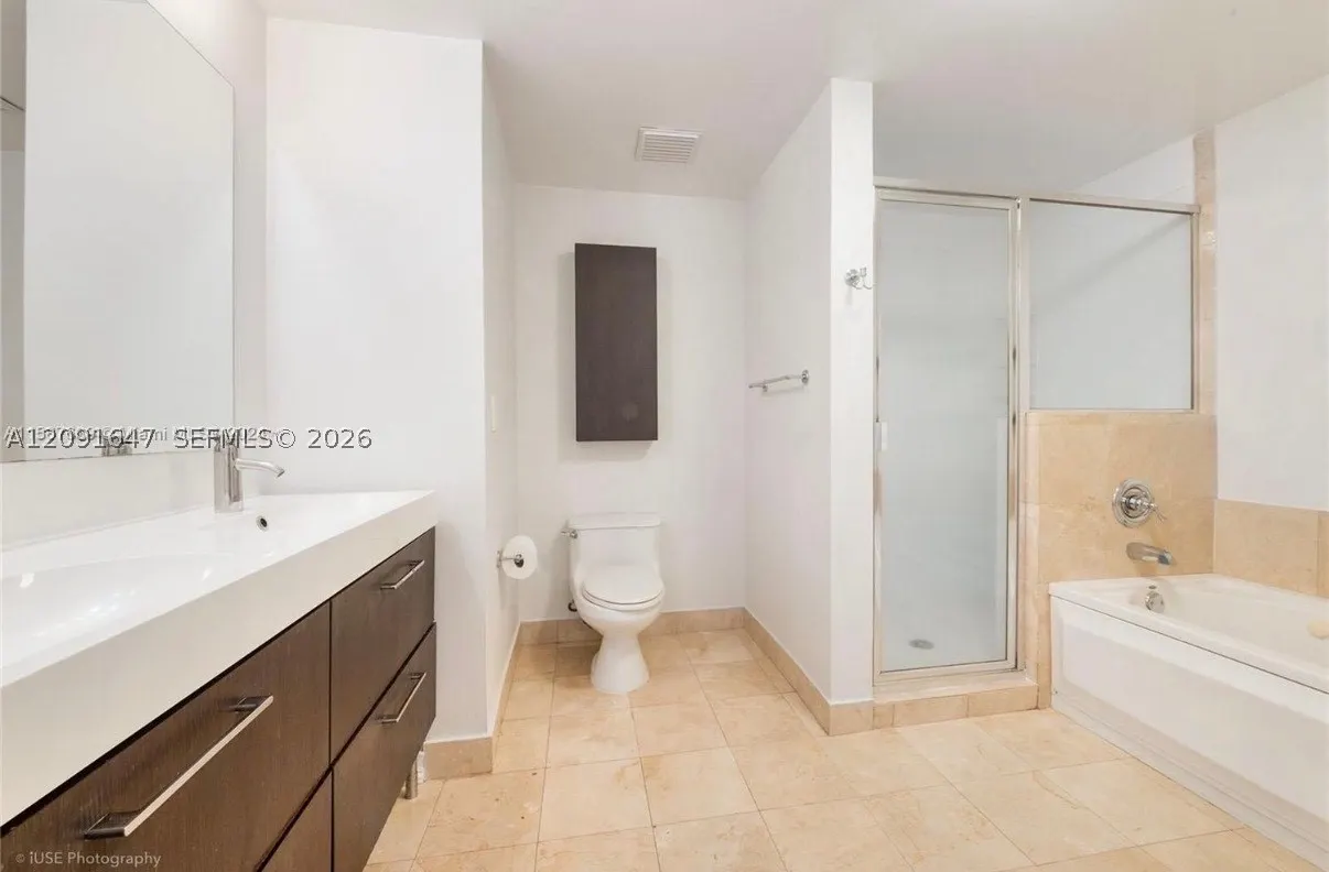 357 Almeria Ave #606