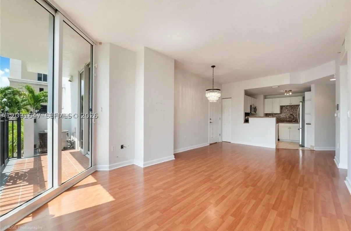 357 Almeria Ave #606