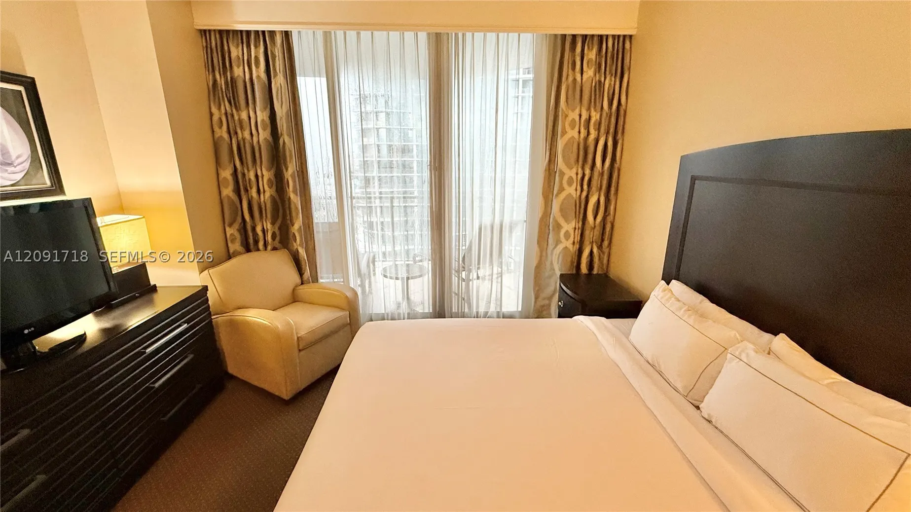 17375 Collins Ave #2607