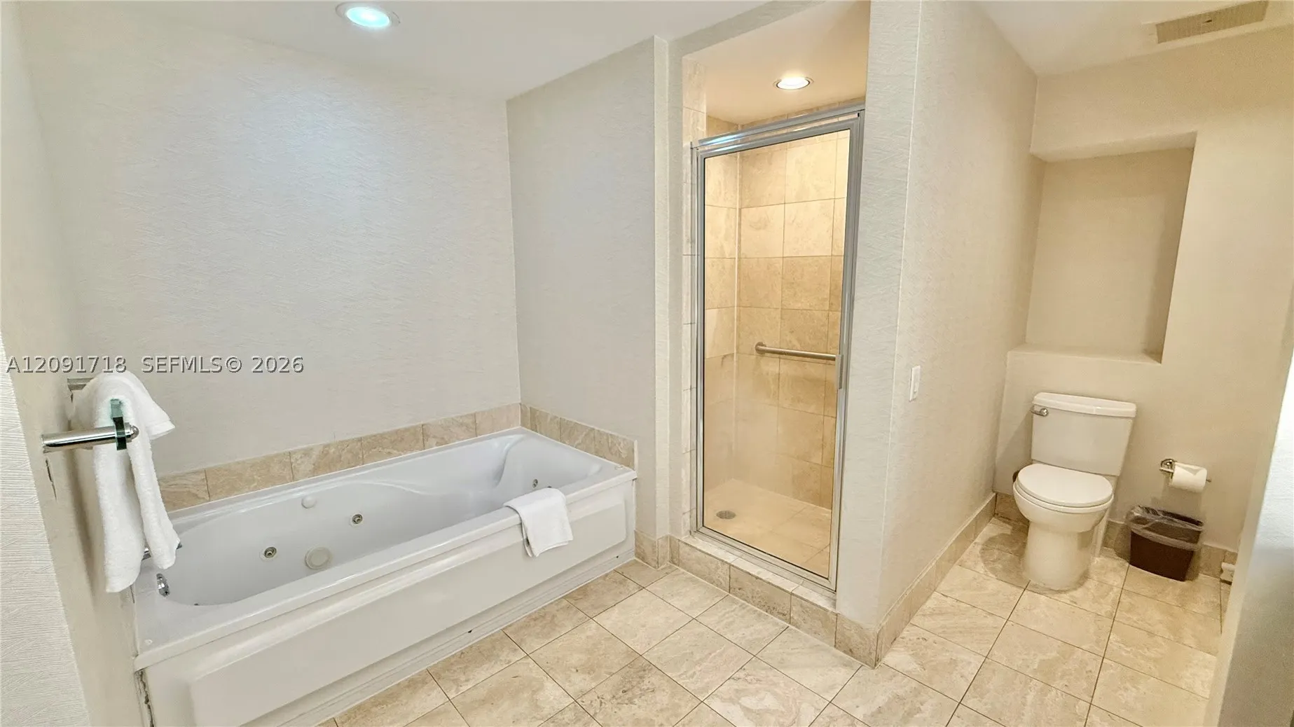 17375 Collins Ave #2607
