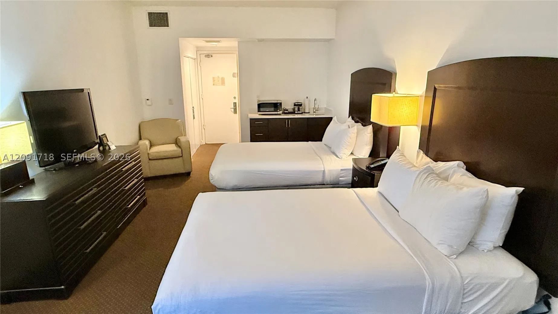 17375 Collins Ave #2607